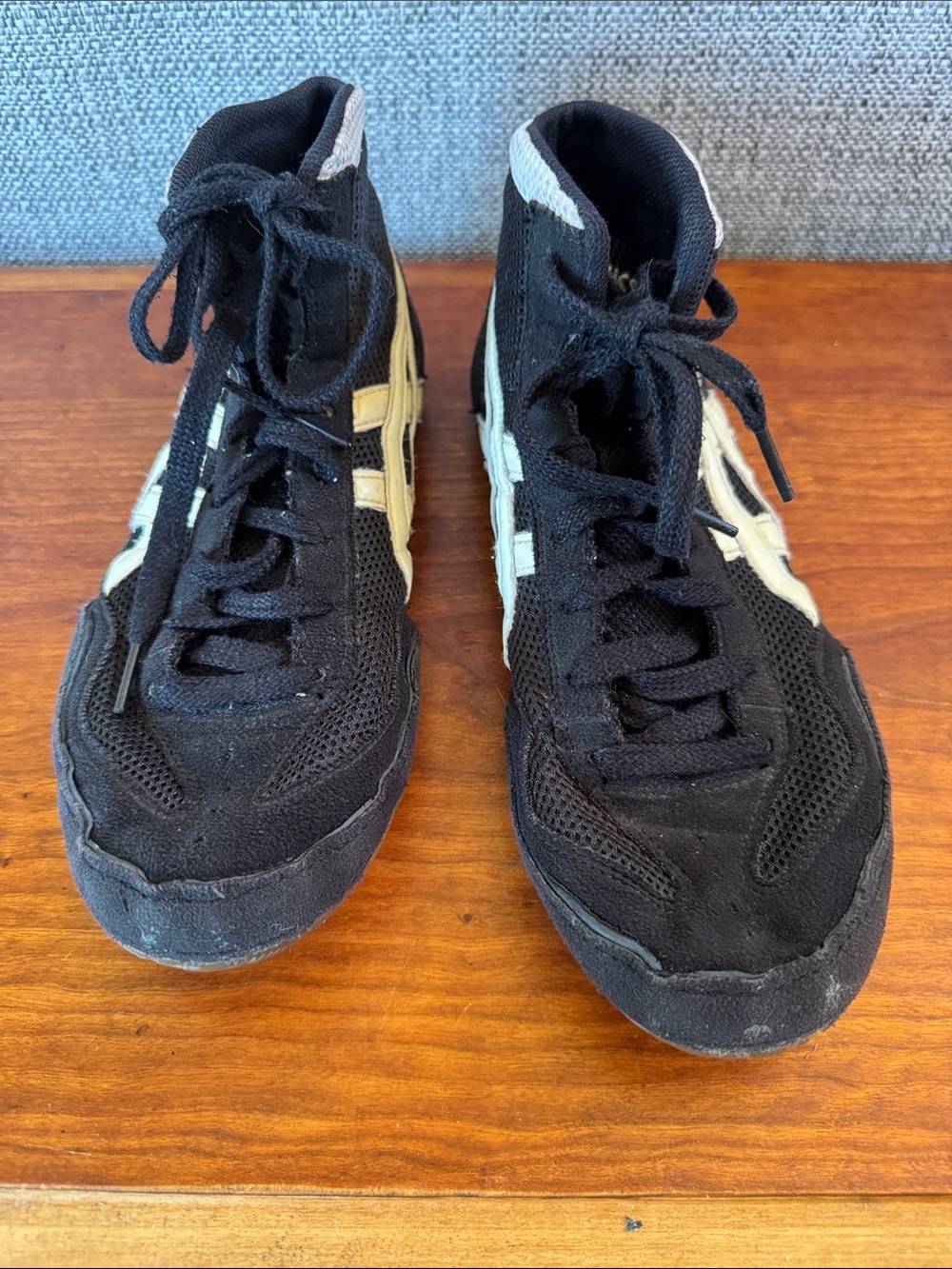 Vintage Asics Matflex Wrestling Shoes Black White Stripes Gum Sole Men’s 8.5